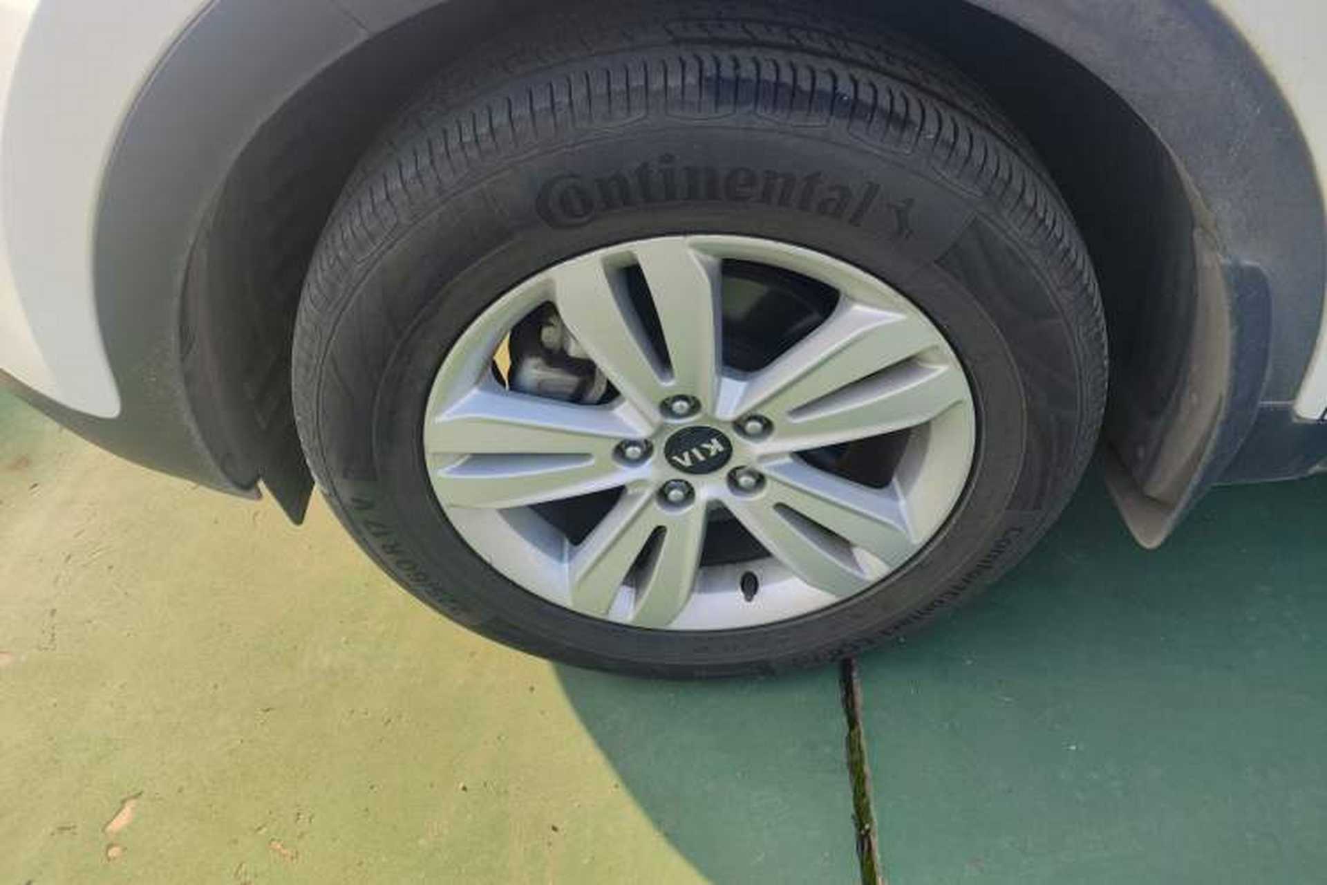 Used Kia KX5 2016 1.6T Automatic Two-Wheel Drive DLX Left Front Wheel Hub