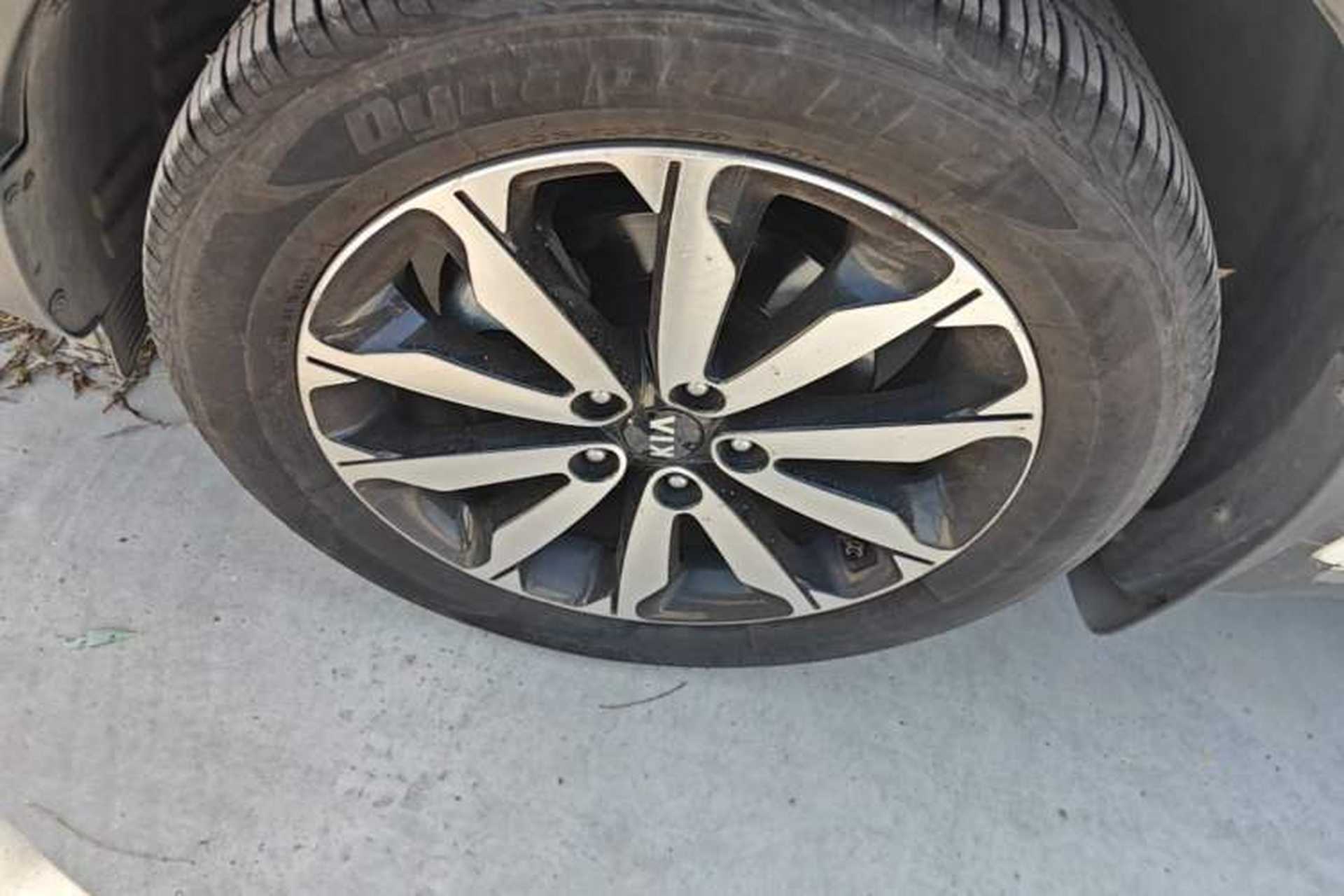 Used Kia KX5 2016 2.0L Automatic 2WD Premium Left Front Wheel Hub