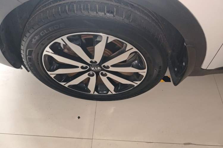 Used Kia KX5 2016 1.6T Automatic Two-Wheel Drive DLX Left Front Wheel Hub