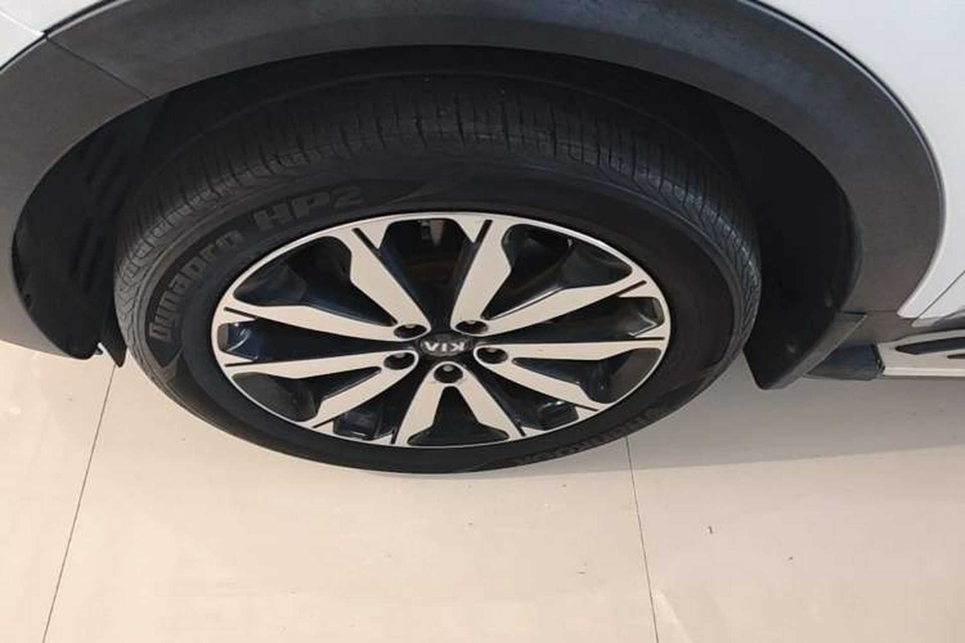 Used Kia KX5 2016 2.0L Automatic 2WD Premium Left Front Wheel Hub