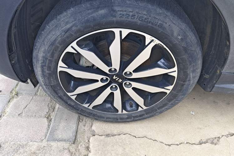 Used Kia KX5 2016 1.6T Automatic Two-Wheel Drive DLX Left Front Wheel Hub