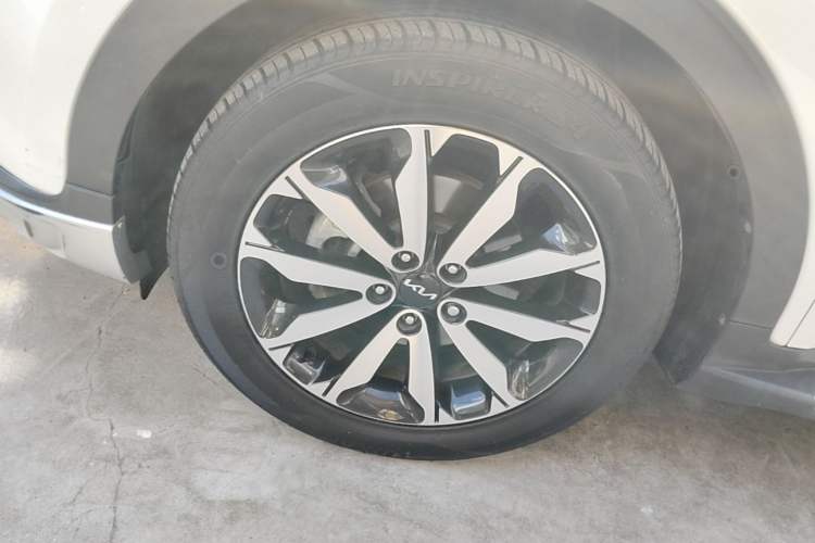 Used Kia KX5 2016 1.6T Automatic Two-Wheel Drive DLX Left Front Wheel Hub