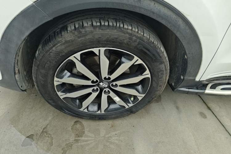 Used Kia KX5 2016 2.0L Automatic 2WD Premium Left Front Wheel Hub