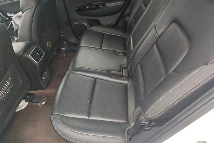 Used Kia KX5 2016 1.6T Automatic Two-Wheel Drive DLX Left Rear Seat