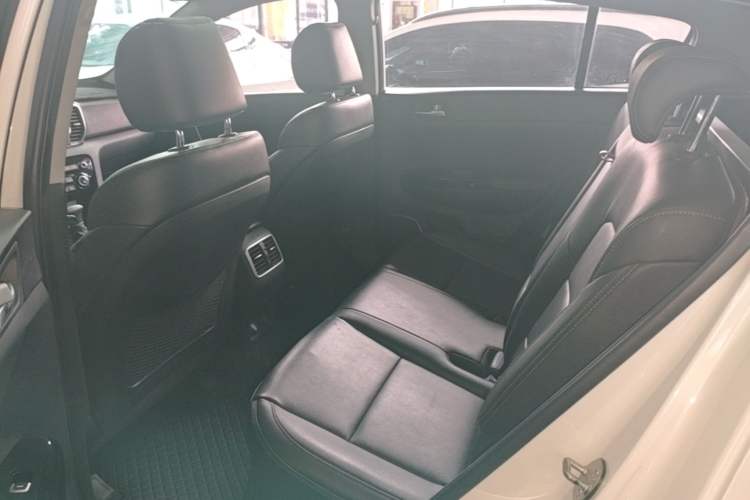 Used Kia KX5 2016 1.6T Automatic Two-Wheel Drive DLX Left Rear Seat