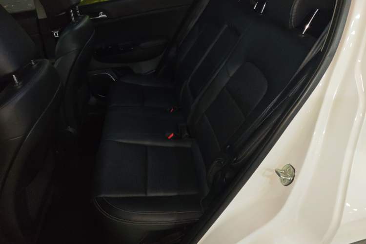 Used Kia KX5 2016 1.6T Automatic Two-Wheel Drive Premium Left Rear Seat