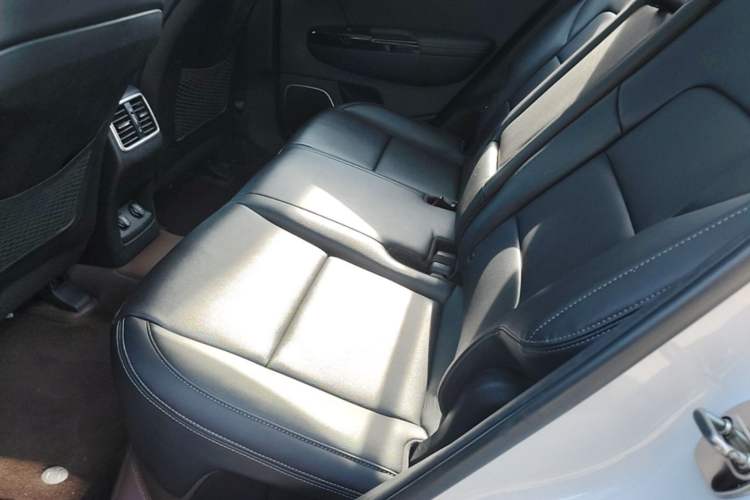 Used Kia KX5 2016 1.6T Automatic Two-Wheel Drive DLX Left Rear Seat