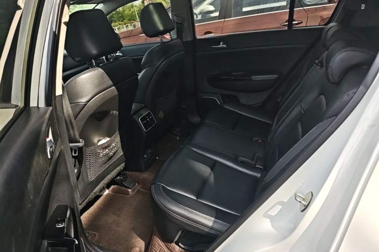 Used Kia KX5 2016 1.6T Automatic Two-Wheel Drive DLX Left Rear Seat