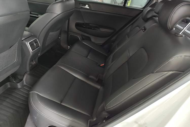 Used Kia KX5 2016 1.6T Automatic Two-Wheel Drive DLX Left Rear Seat