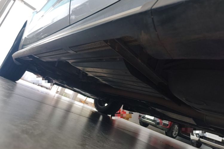 Used Kia KX5 2016 1.6T Automatic Two-Wheel Drive DLX Left Side Sill