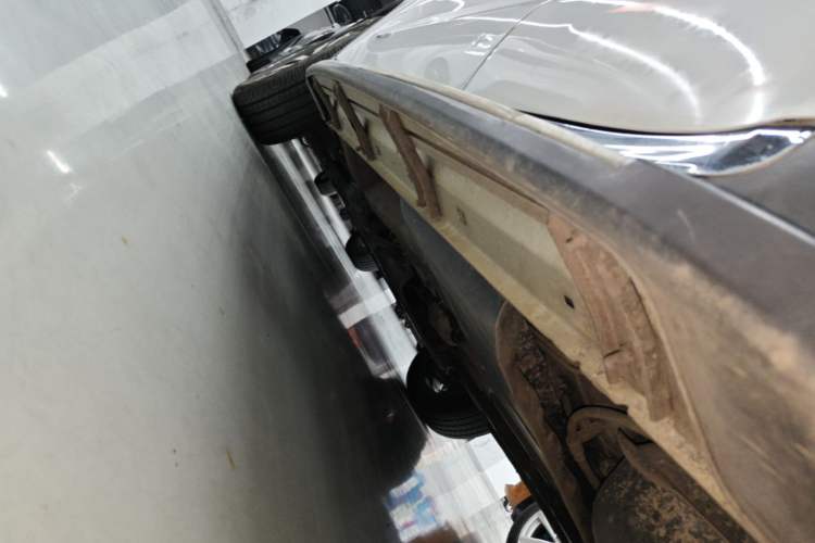 Used Kia KX5 2016 2.0L Automatic 2WD GLS Left Side Sill