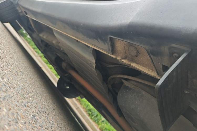 Used Kia KX5 2016 1.6T Automatic Two-Wheel Drive DLX Left Side Sill