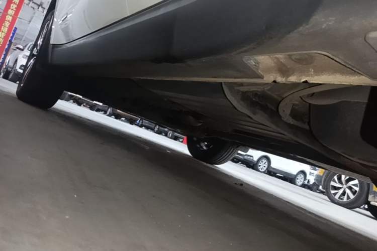 Used Kia KX5 2016 2.0L Automatic 2WD GLS Left Side Sill