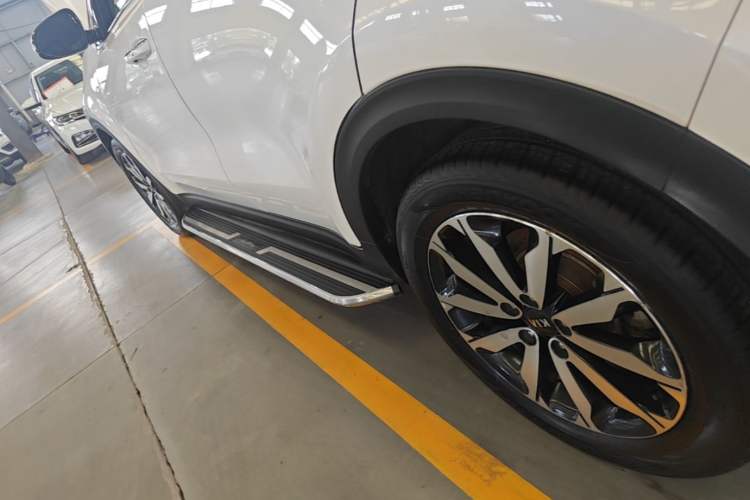 Used Kia KX5 2016 1.6T Automatic Two-Wheel Drive DLX Left Side Sill