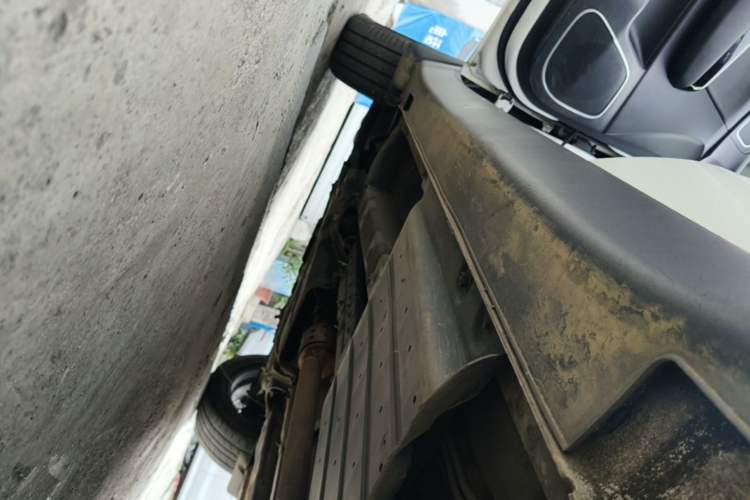 Used Kia KX5 2016 1.6T Automatic Two-Wheel Drive Premium Left Side Sill