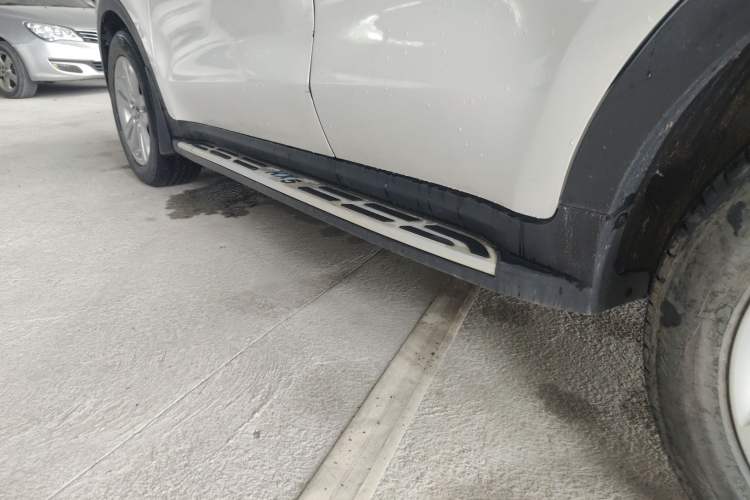 Used Kia KX5 2016 1.6T Automatic Two-Wheel Drive DLX Left Side Sill