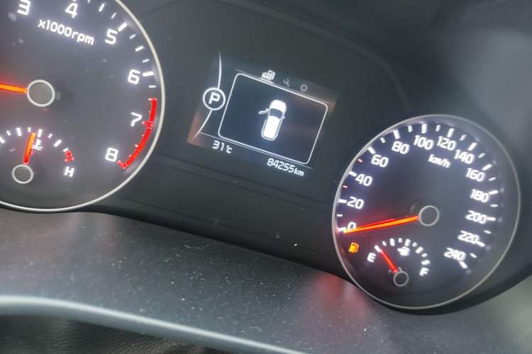 Used Kia KX5 2016 1.6T Automatic Two-Wheel Drive DLX Odometer Close Up