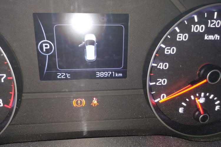 Used Kia KX5 2016 2.0L Automatic 2WD GLS Odometer Close Up
