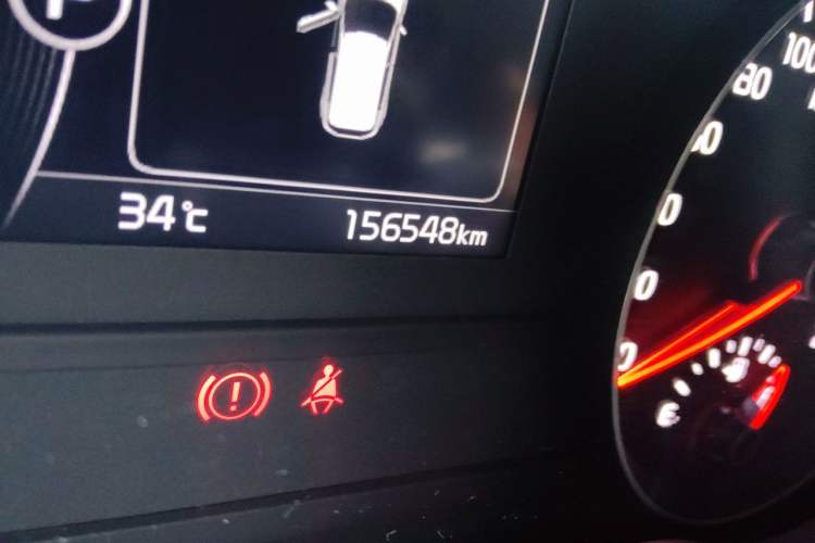 Used Kia KX5 2016 1.6T Automatic Two-Wheel Drive DLX Odometer Close Up