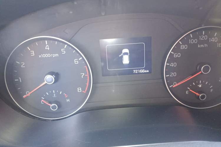 Used Kia KX5 2016 1.6T Automatic Two-Wheel Drive DLX Odometer Close Up