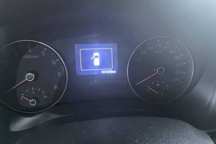 Used Kia KX5 2016 1.6T Automatic Two-Wheel Drive DLX Odometer Close Up