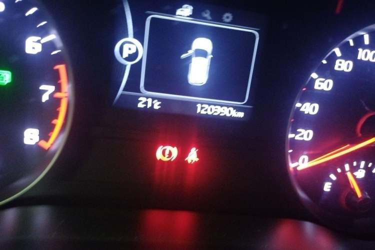 Used Kia KX5 2016 1.6T Automatic Two-Wheel Drive DLX Odometer Close Up