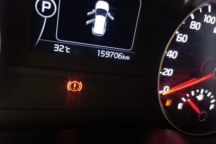 Used Kia KX5 2016 1.6T Automatic Two-Wheel Drive DLX Odometer Close Up