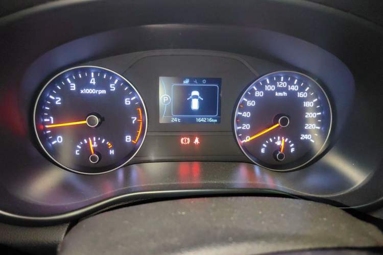 Used Kia KX5 2016 1.6T Automatic Two-Wheel Drive DLX Odometer Close Up