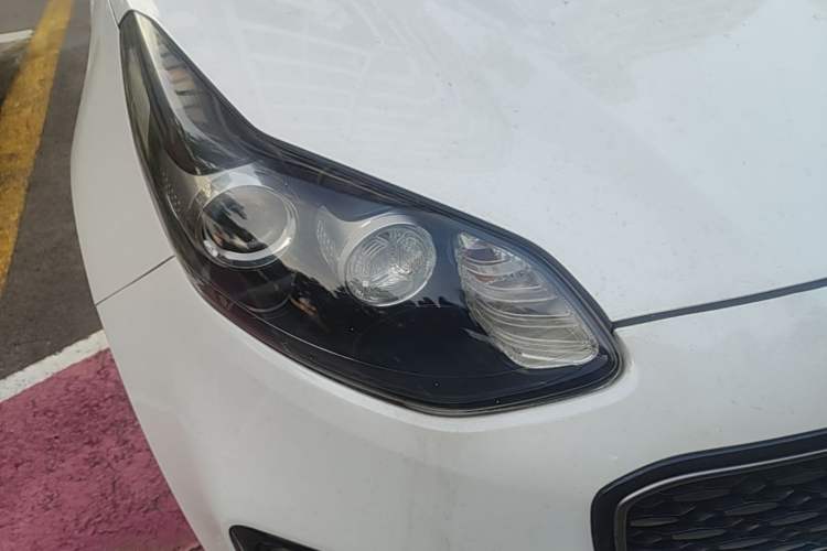 Used Kia KX5 2016 1.6T Automatic Two-Wheel Drive DLX Right Front Headlight