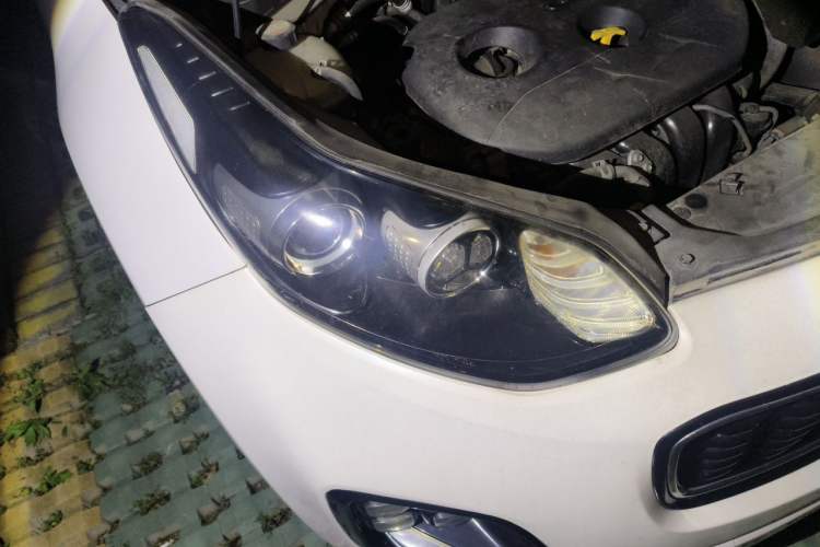 Used Kia KX5 2016 2.0L Automatic 2WD Premium Right Front Headlight