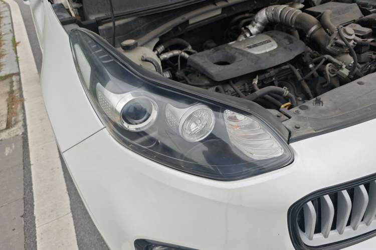 Used Kia KX5 2016 1.6T Automatic Two-Wheel Drive DLX Right Front Headlight
