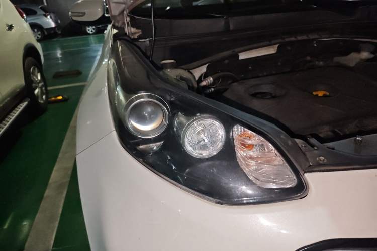 Used Kia KX5 2016 2.0L Automatic 2WD GLS Right Front Headlight