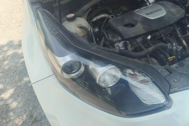 Used Kia KX5 2016 1.6T Automatic Two-Wheel Drive DLX Right Front Headlight