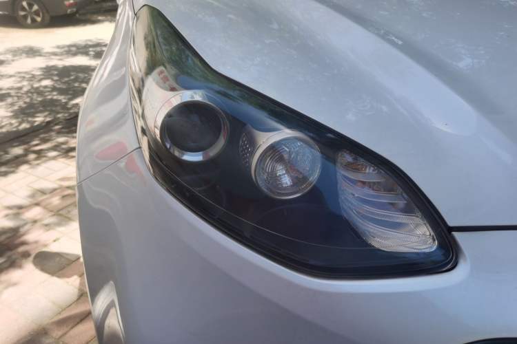 Used Kia KX5 2016 1.6T Automatic Two-Wheel Drive Premium Right Front Headlight