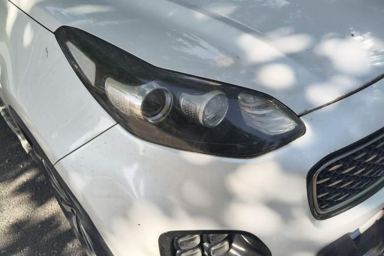 Used Kia KX5 2016 1.6T Automatic Two-Wheel Drive DLX Right Front Headlight