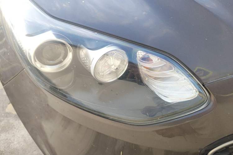 Used Kia KX5 2016 1.6T Automatic Two-Wheel Drive DLX Right Front Headlight