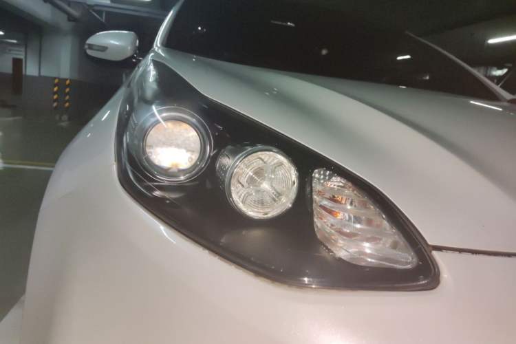 Used Kia KX5 2016 1.6T Automatic Two-Wheel Drive DLX Right Front Headlight