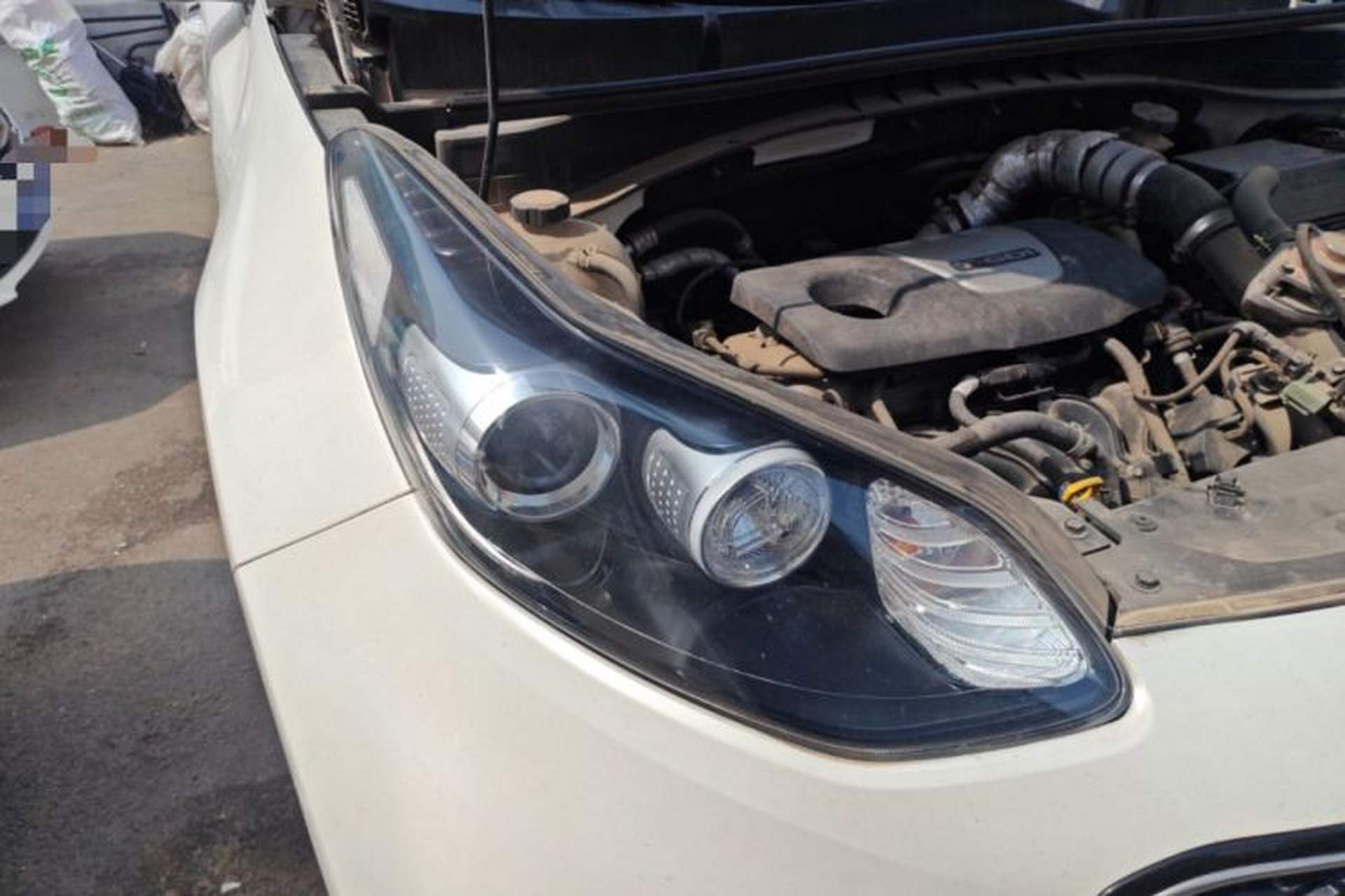 Used Kia KX5 2016 1.6T Automatic Two-Wheel Drive DLX Right Front Headlight
