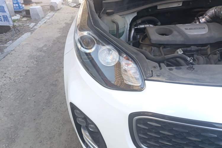 Used Kia KX5 2016 1.6T Automatic Two-Wheel Drive Premium Right Front Headlight