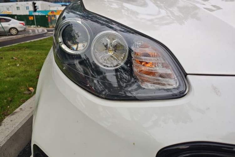 Used Kia KX5 2016 2.0L Automatic 2WD GLS Right Front Headlight