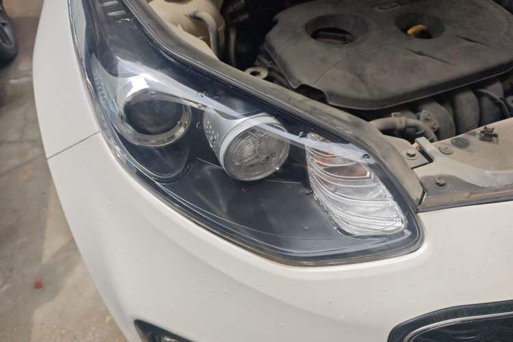 Used Kia KX5 2016 2.0L Automatic 2WD GLS Right Front Headlight