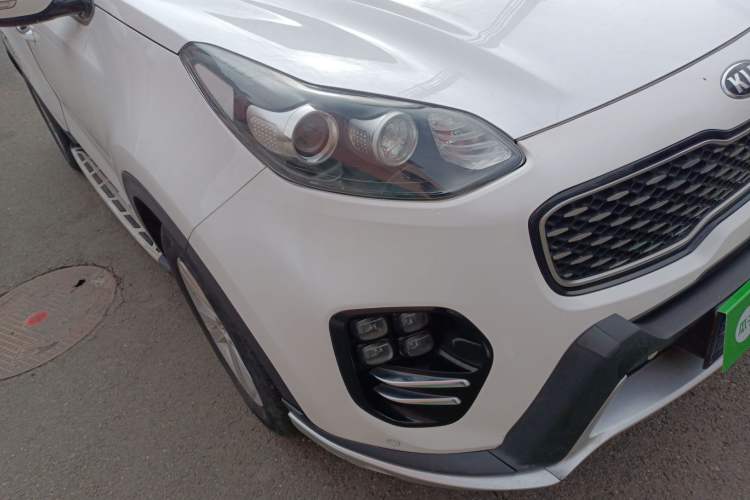 Used Kia KX5 2016 1.6T Automatic Two-Wheel Drive DLX Right Front Headlight