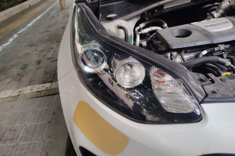 Used Kia KX5 2016 1.6T Automatic Two-Wheel Drive Premium Right Front Headlight
