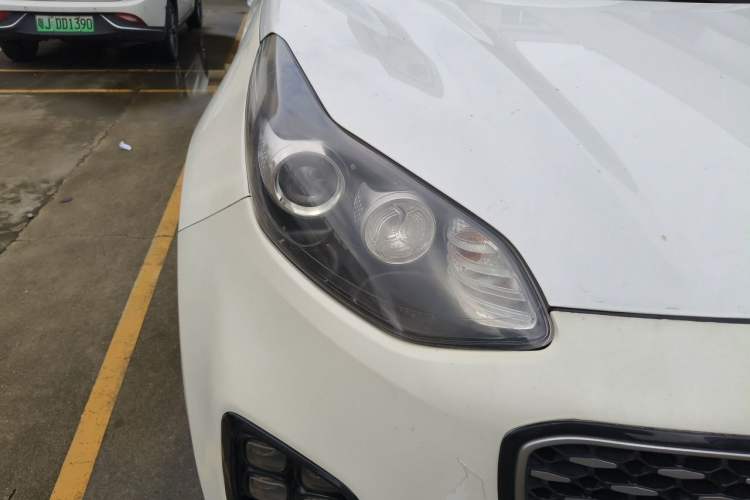 Used Kia KX5 2016 1.6T Automatic Two-Wheel Drive Premium Right Front Headlight