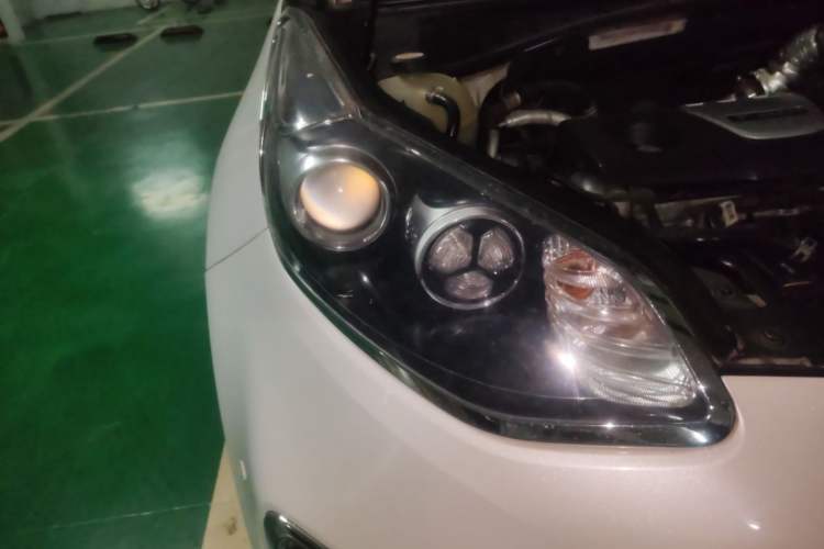 Used Kia KX5 2016 1.6T Automatic Two-Wheel Drive Premium Right Front Headlight