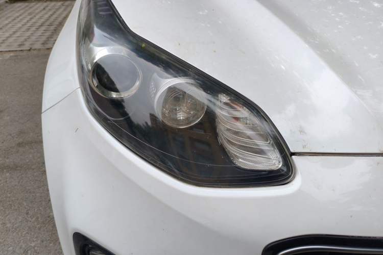 Used Kia KX5 2016 1.6T Automatic Two-Wheel Drive DLX Right Front Headlight