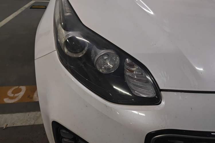 Used Kia KX5 2016 1.6T Automatic Two-Wheel Drive Premium Right Front Headlight