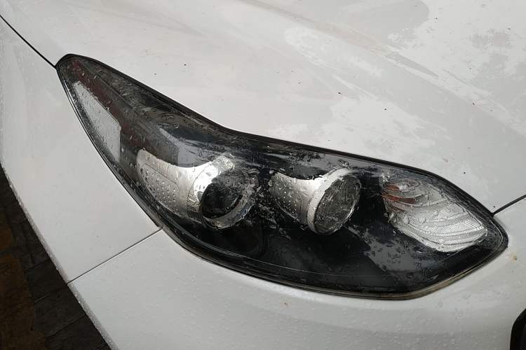 Used Kia KX5 2016 1.6T Automatic Two-Wheel Drive DLX Right Front Headlight
