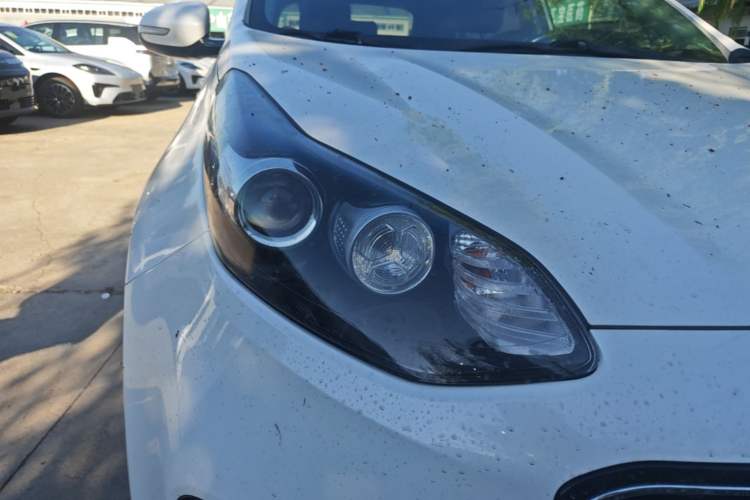 Used Kia KX5 2016 2.0L Automatic 2WD GLS Right Front Headlight