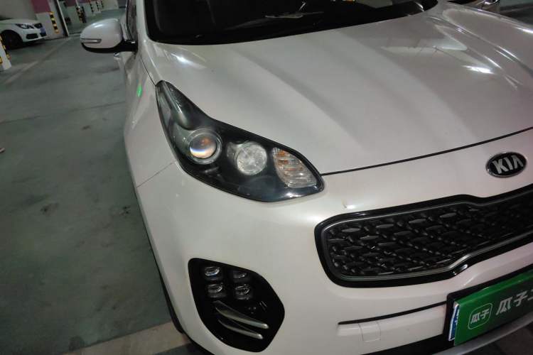 Used Kia KX5 2016 1.6T Automatic Two-Wheel Drive DLX Right Front Headlight